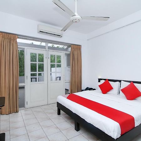 Hotel Nathaliya Katunayaka Kültér fotó