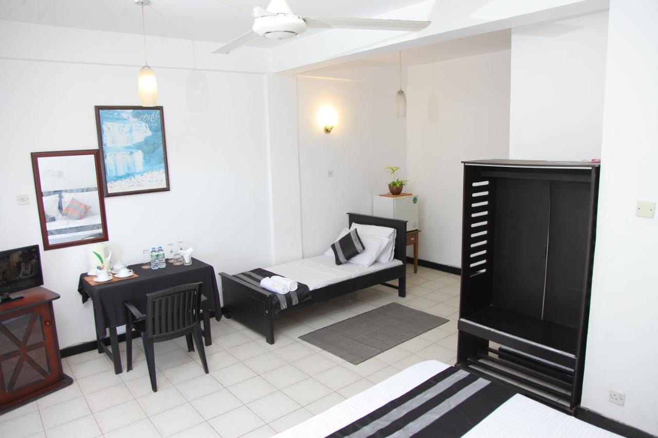 Hotel Nathaliya Katunayaka Kültér fotó